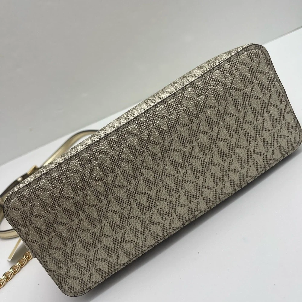 Michael Kors Jet Set Travel Signature Md Dome Crossbody  XCROSS XBODY Pale Gold